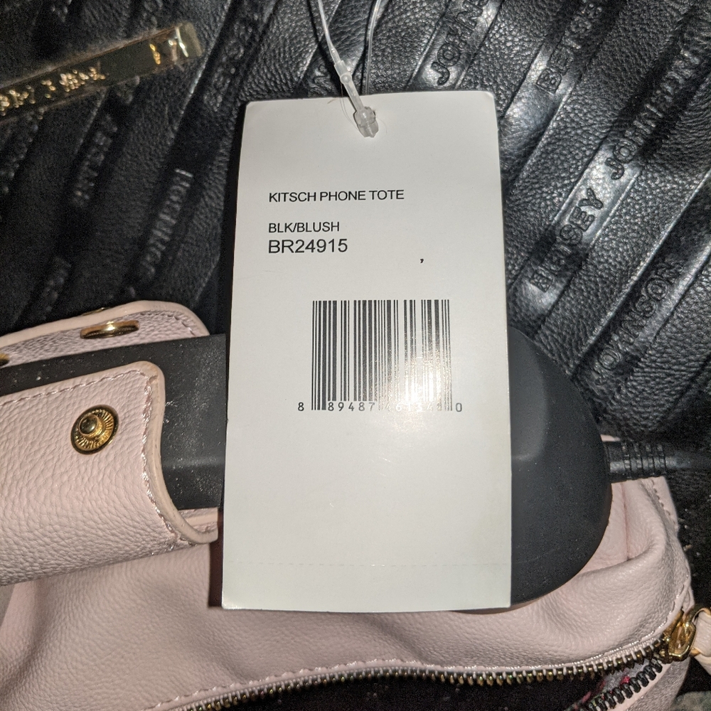 Betsey Johnson kitsch phone tote - Picture 3 of 16